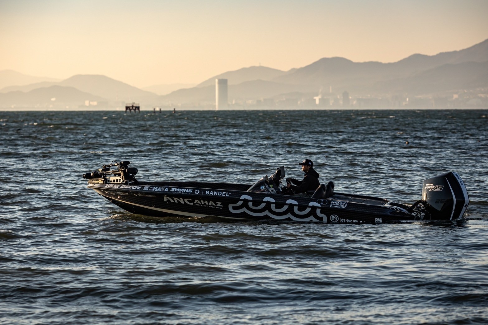 ガイド艇の画像2